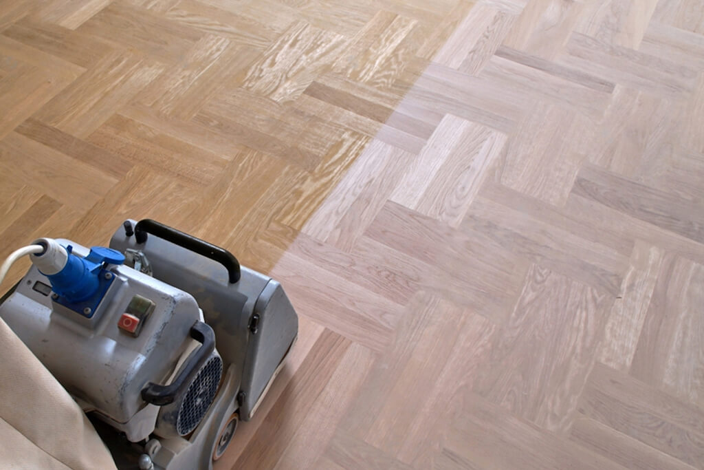 wooden floor varnishing